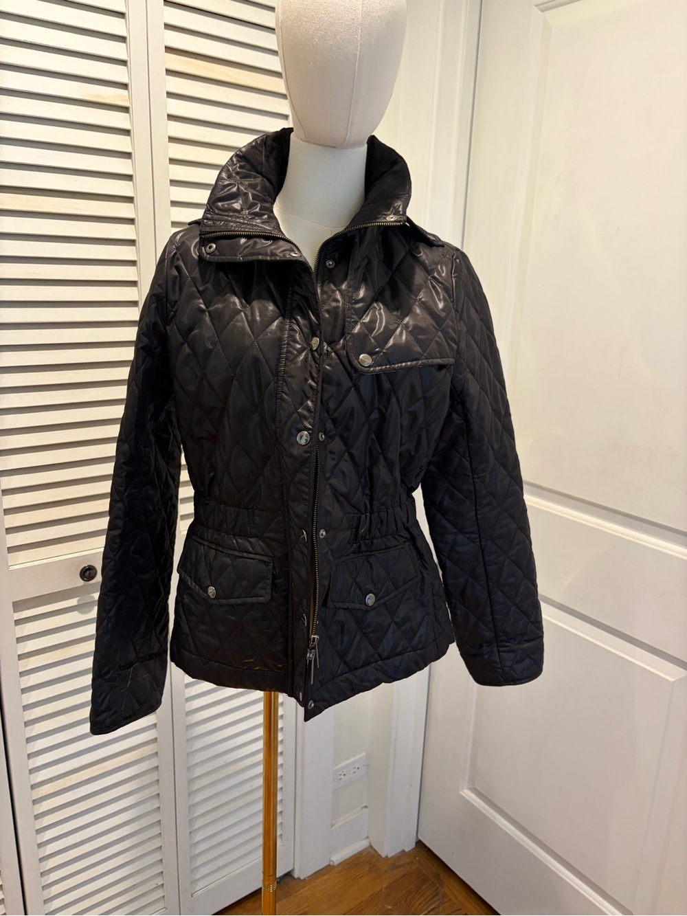 Burberry Black Quilted Puffer Jacket with Waist Detail